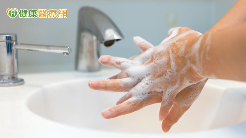 防感染流感、諾羅、腸病毒就靠它！　醫揭「5大洗手時機+7步驟」