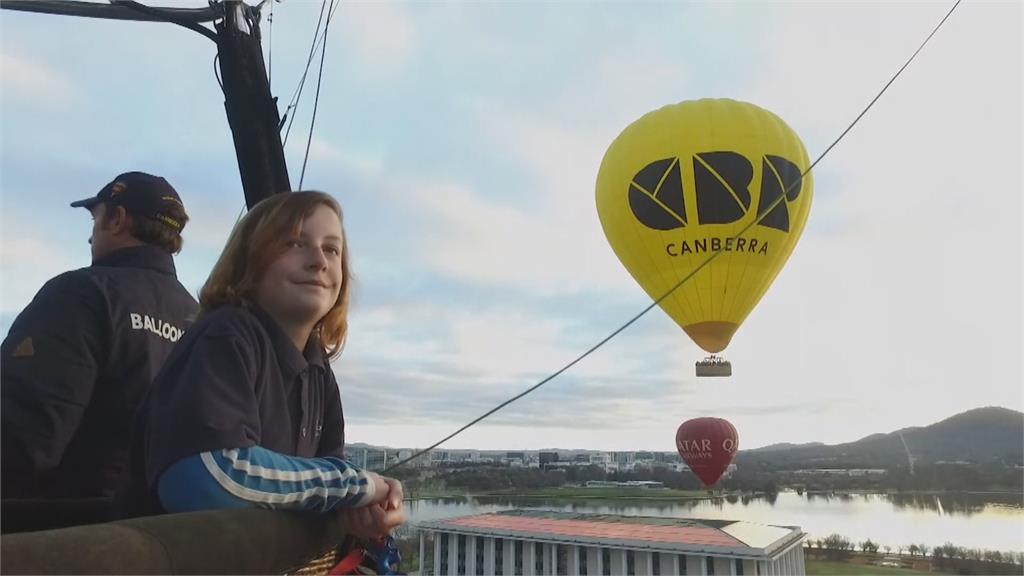 11歲就當熱氣球副駕駛！澳洲小男孩已飛120趟　立志成飛行員