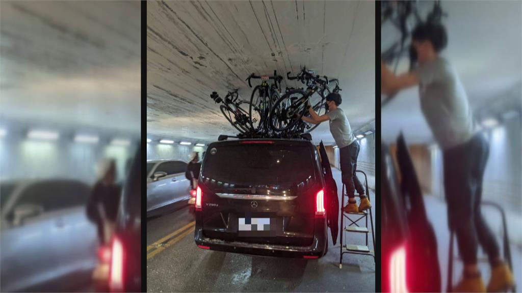 好慘！男駕廂型車掛8自行車　卡在涵洞全變形