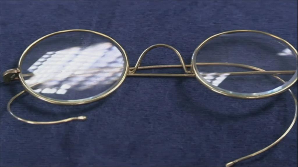 差點被當垃圾丟掉！印度聖雄甘地「舊眼鏡」拍出1037萬台幣