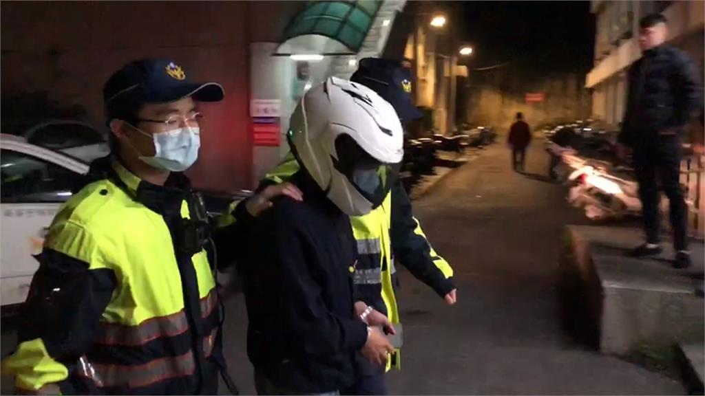 小黃大轉彎衝進超商 酒測值超標竟辯稱閃人
