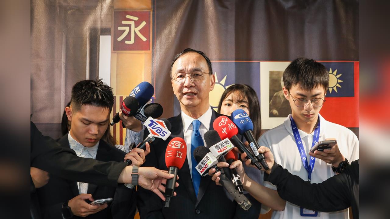 快新聞/鄭麗文新人事挨酸「老藍男」  朱立倫緩頰:我們都予以祝福