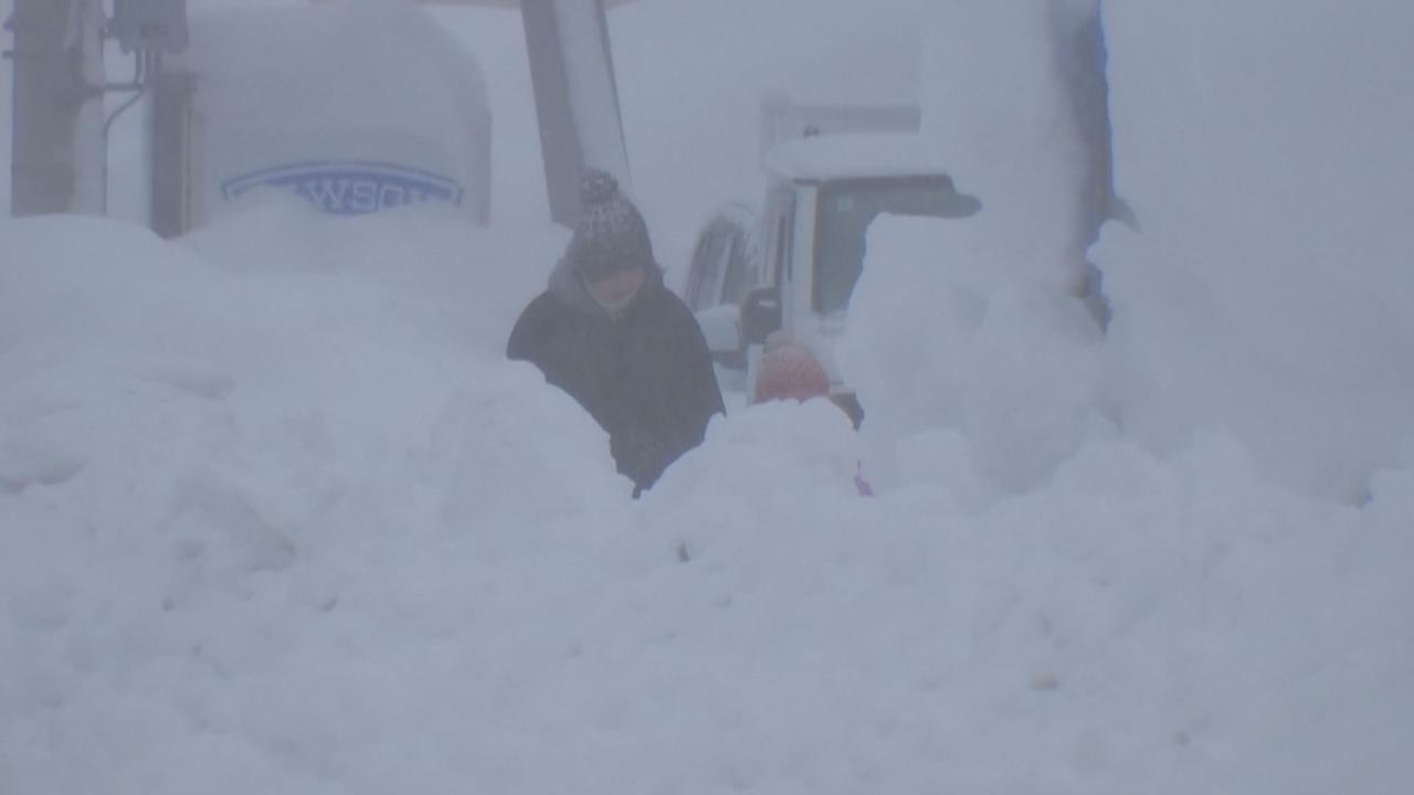 日本雪災壓垮房屋頻傳　青森酸湯積雪破4.5公尺