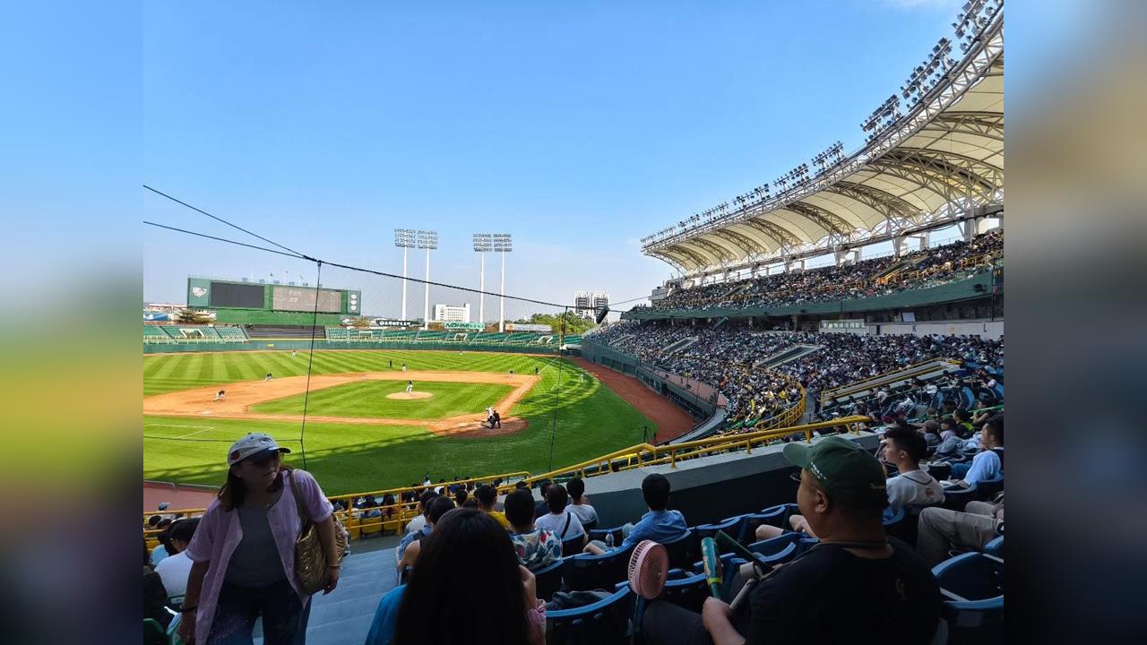 經典賽／萬人擠爆澄清湖棒球場！5局打完台灣隊暫時領先