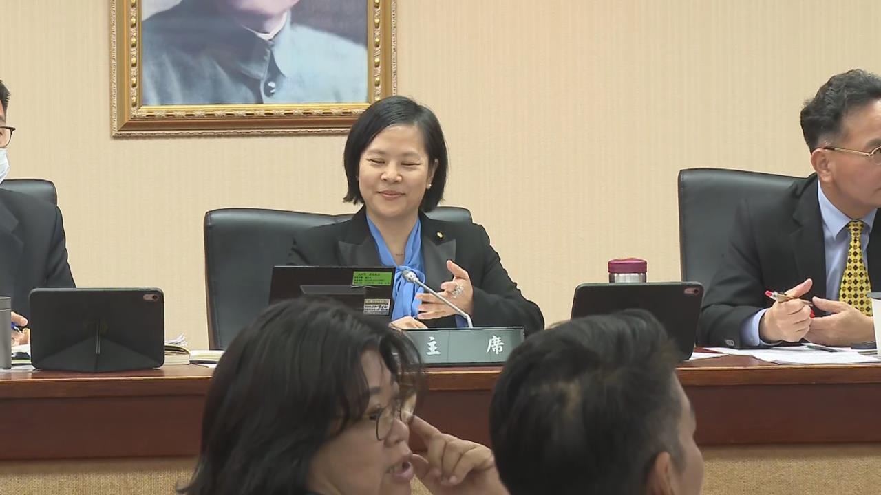 快新聞／李貞秀花招真多！硬要聯合質詢、坐主席台稱代理召委　蔡其昌開嗆了