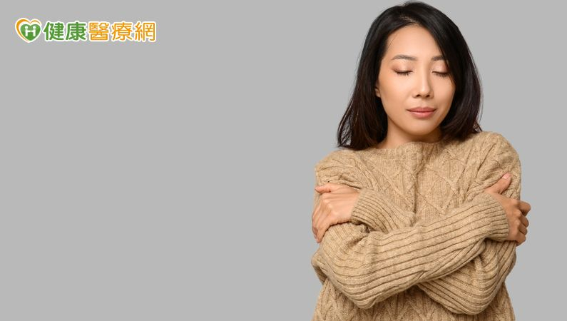 情緒快失控時先別說話！教你「３個身體技巧」把自己救回來