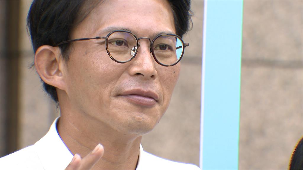 美國爸爸疑雲？　林淑芬嗆「別躲老婆後面」　黃國昌再扯：她轉移公投焦點