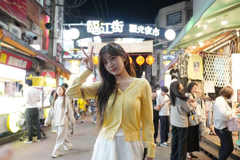 中職／台韓兩邊跑、不學中文引爭議！李珠珢無懼風波返台後逛夜市