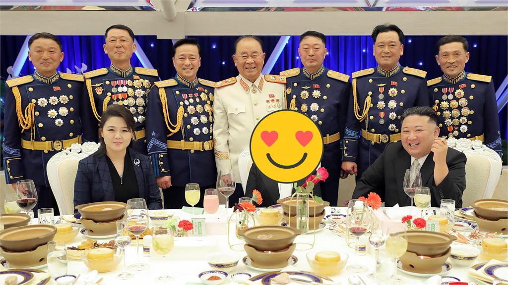 基因太強大！金正恩攜愛女視察軍隊　最高領袖「S號複製人」罕現身