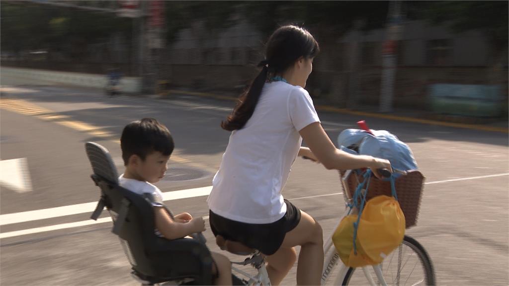 解禁了！交通部修法 單車駕駛滿18歲可載童