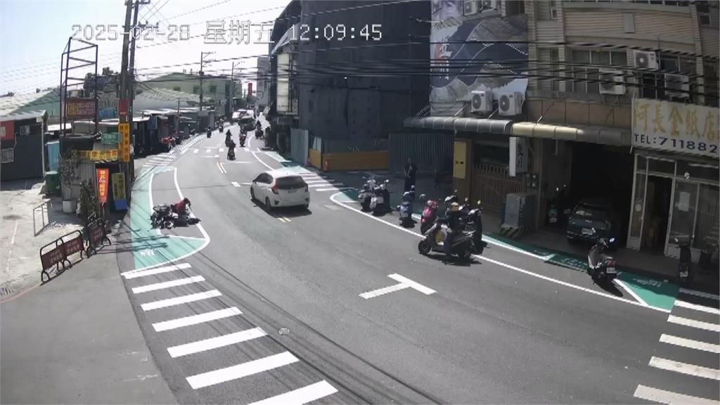 彰化大埔路新標線劃「行人專用道」　路幅小、違停車多阻通行仍有隱憂
