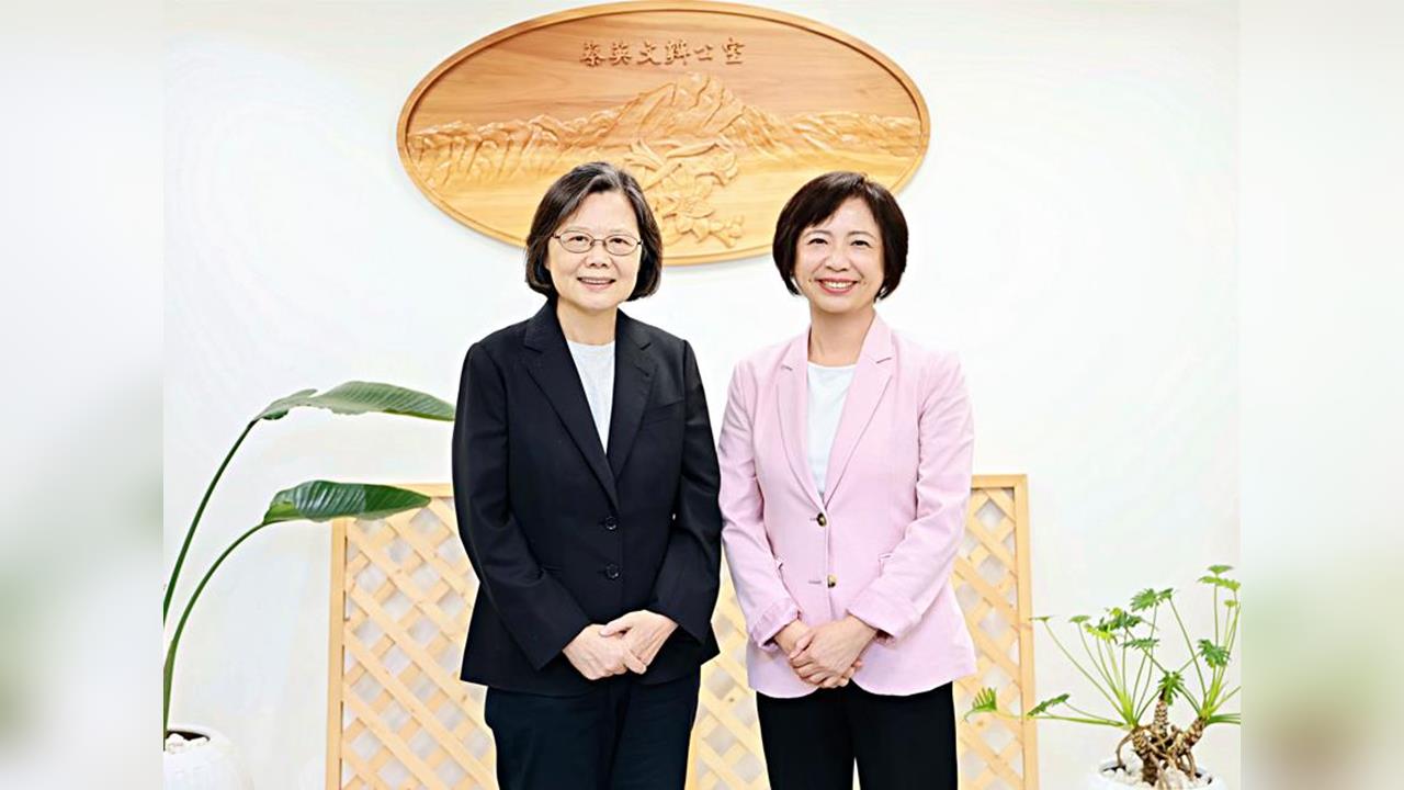 快新聞／何欣純拚台中市長啟動請益之旅　蔡英文自曝：曾住過豐原