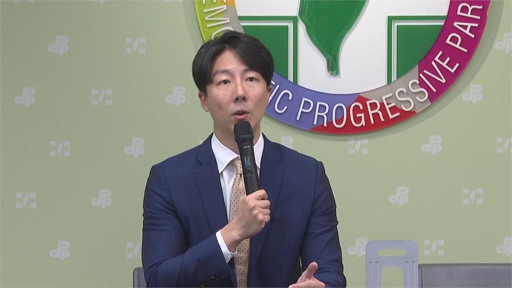 快新聞/藍提開放中客、普發1萬、開國是會議 吳崢酸「當唸經」:開完會喊開更多會