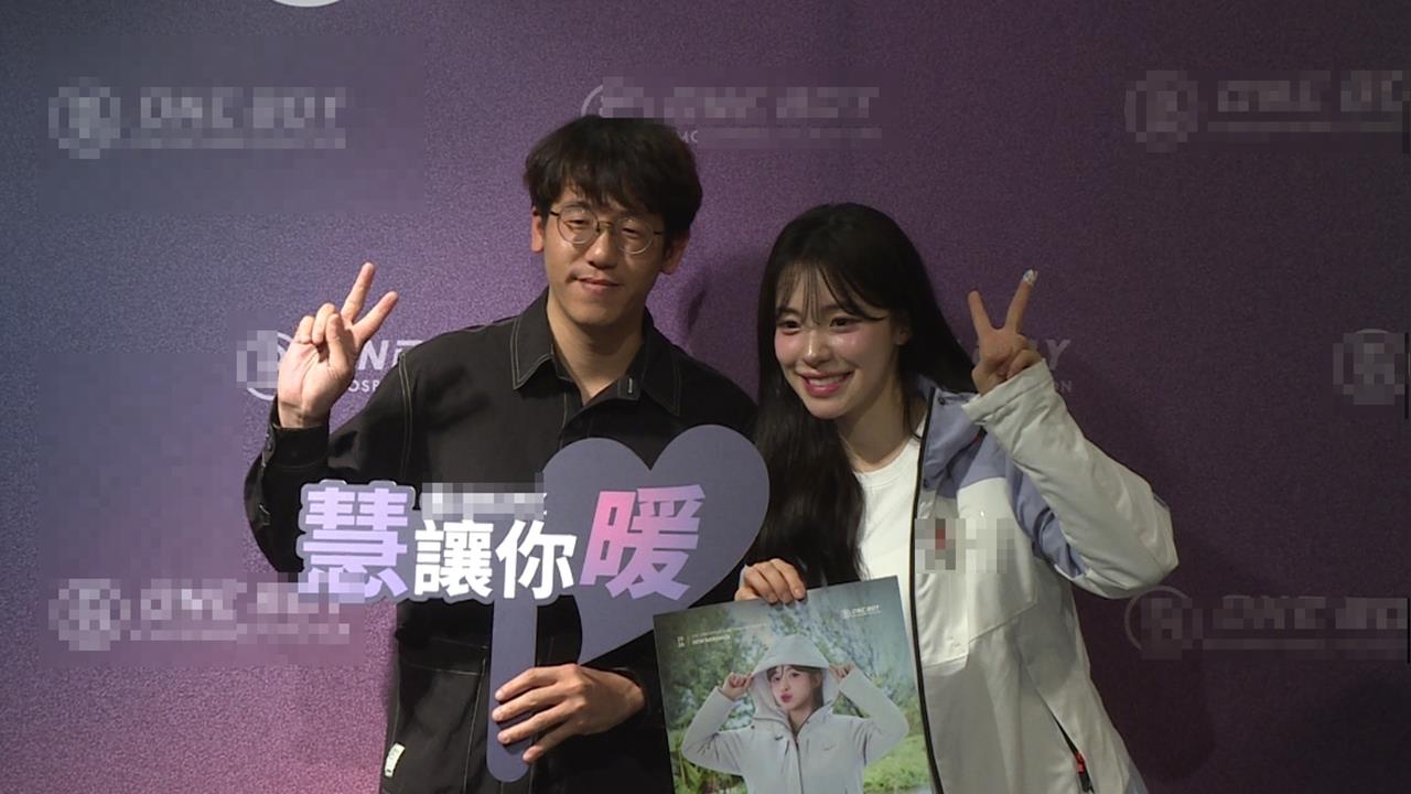 人氣啦啦隊女神李多慧一日店長　粉絲擠爆品牌櫃位