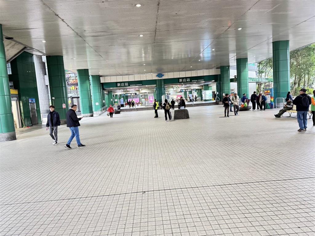 快新聞／北捷驚傳持刀砍人事件！　2位遊民爆發爭執持摺疊刀攻擊