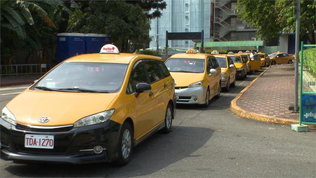 幫Uber找出路？計程車最快9月可預報車資
