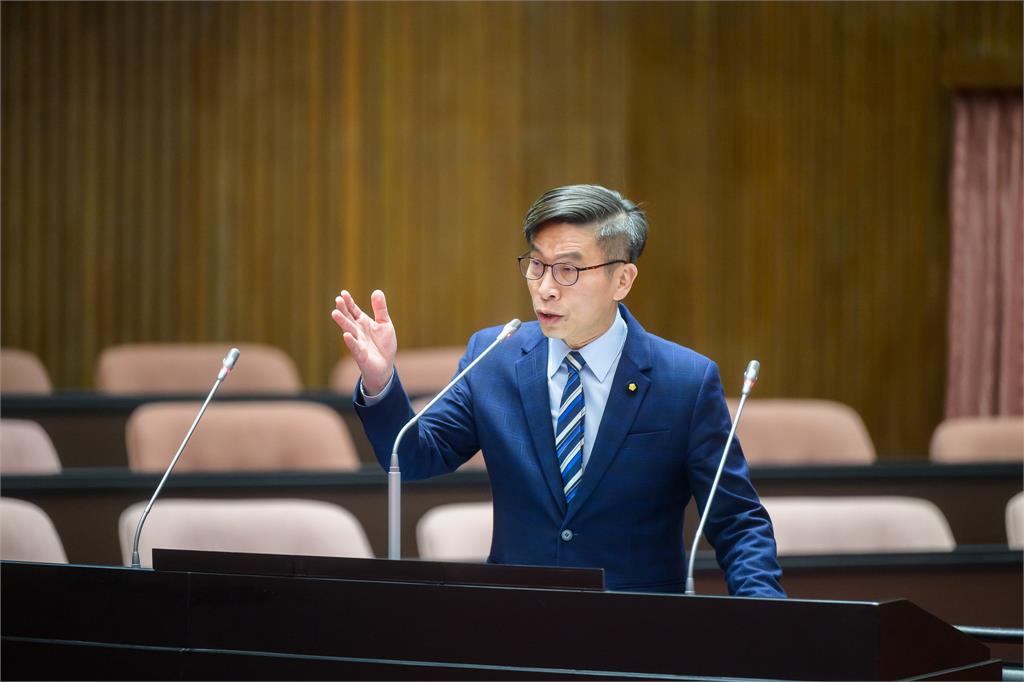 快新聞／財劃法沒配套只看收入不問支出　鍾佳濱：多子餓死父母