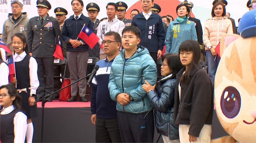 生命鬥士！　跳傘意外奇蹟生還　高雄邀秦良丰參加升旗典禮