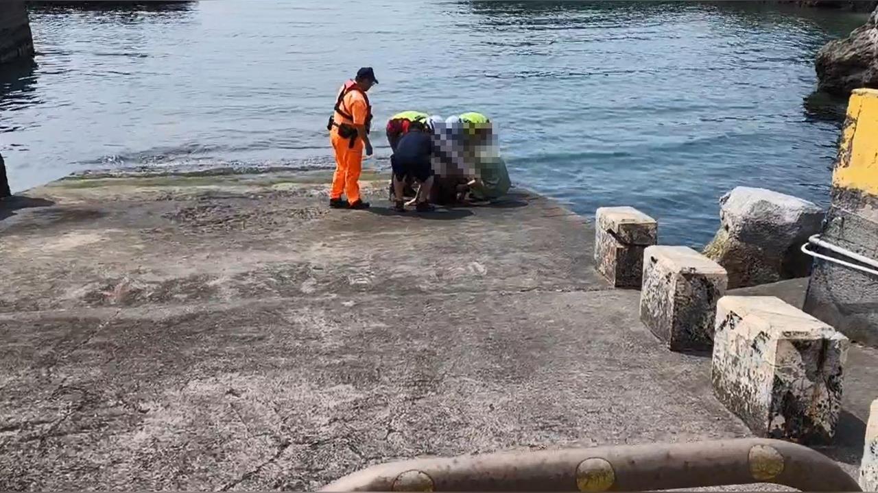 快新聞/9人險滅頂地點又出事!墾丁紅柴坑女觀龜滑倒 一度昏迷送醫