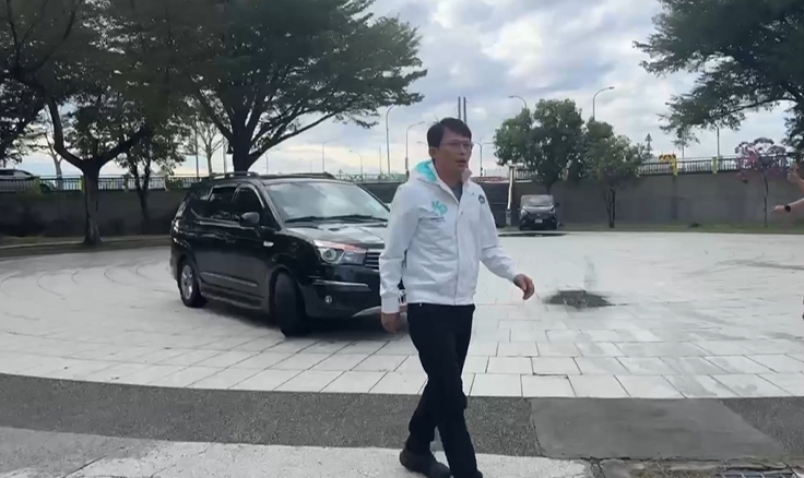 陳佩琪搭民眾黨主席租賃專車　四叉貓：她用什麼身分？黃國昌回應了