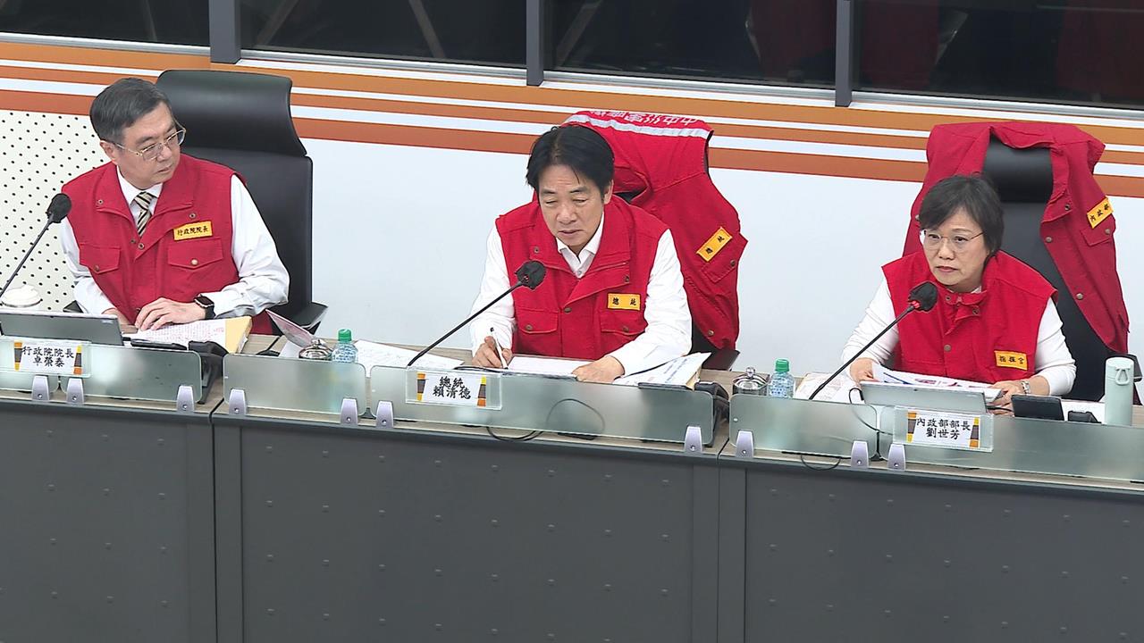 中央全力防「鳳凰」賴總統坐鎮應變中心 徐榛蔚又唱反調!當場打「伸手牌」