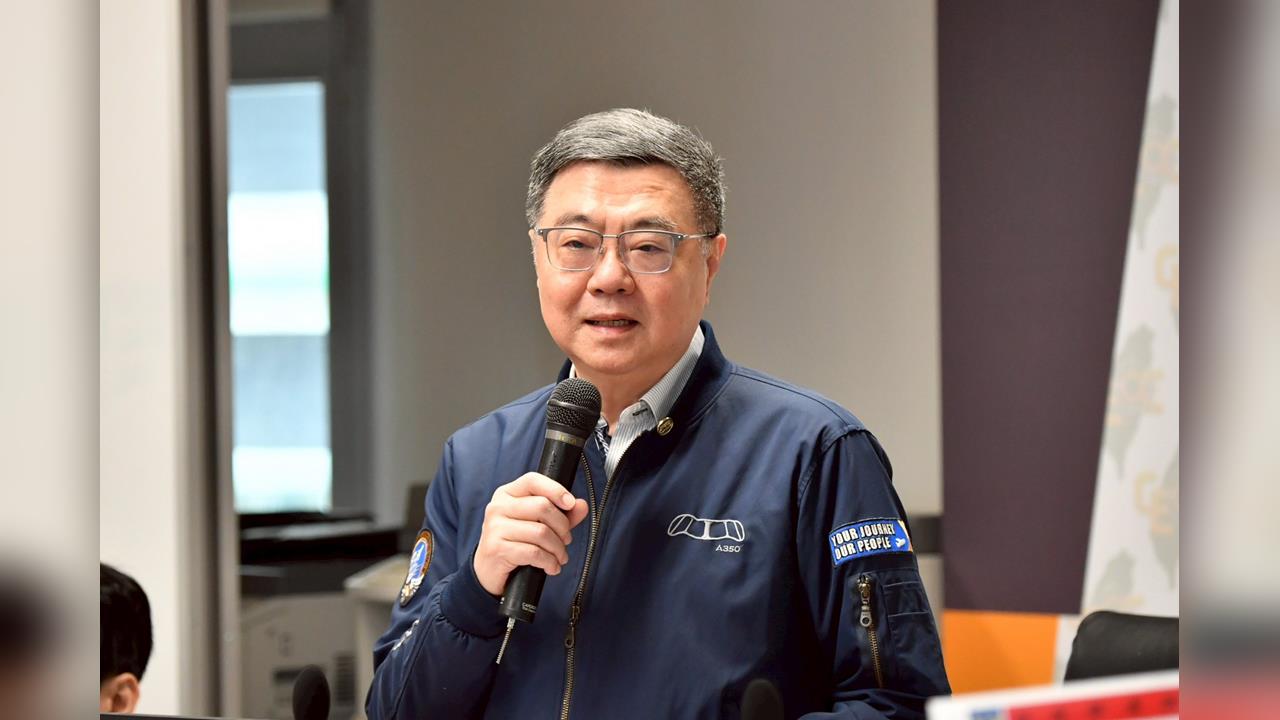 快新聞／18:03後送班機起飛！陳光復將轉至高雄榮總治療　卓榮泰發聲了