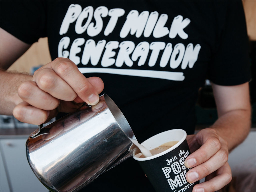 燕麥飲品牌Oatly敗訴定讞　英國禁用「milk（奶）」行銷植物產品