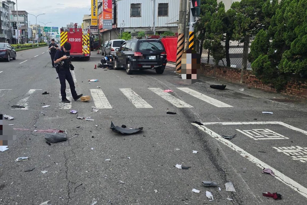 台南麻豆疑女兒騎機車載母出車禍　2人命危送醫