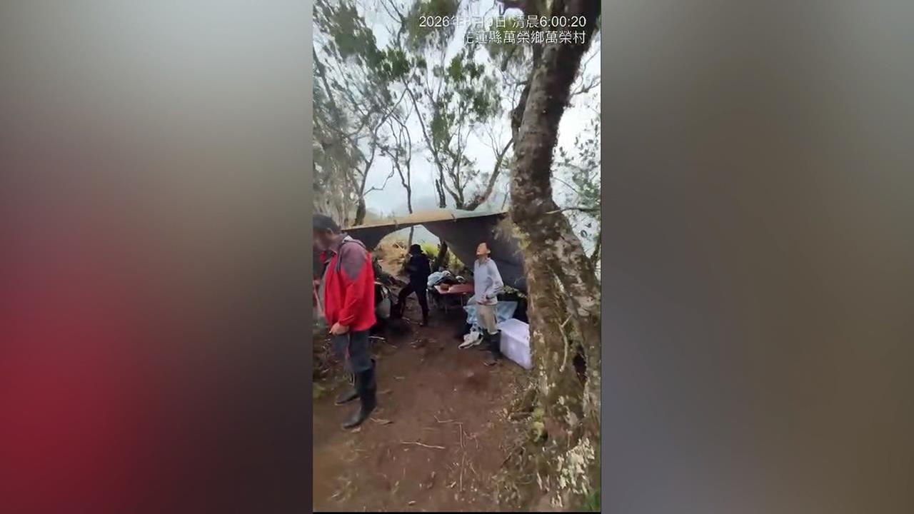 鬆口氣!萬里溪堰塞湖水位未達警戒標準 目前維持穩定溢流