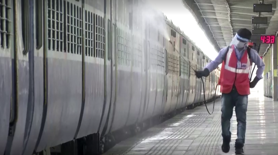 印度新德里疫情升溫　500節火車車廂成臨時病房