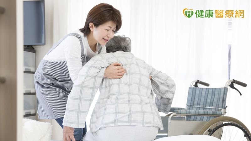 肝腫瘤如排球大！　三合一療法助麻糬伯免於癱瘓之苦