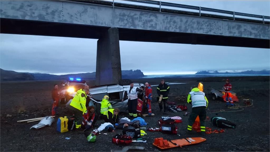 英國一家7口冰島旅遊 發生車禍3死4重傷