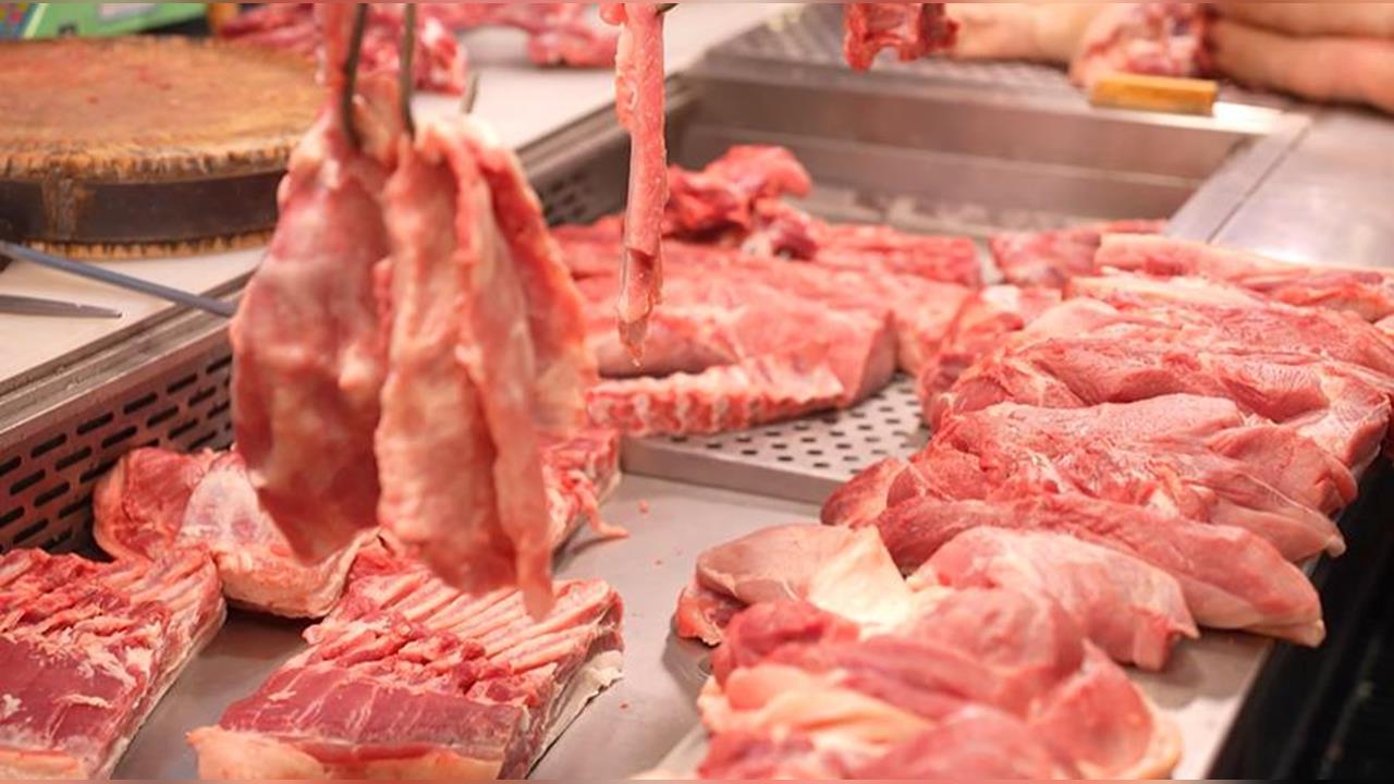 盧秀燕赴建國市場關心豬肉供應　攤商：別辦活動　快補助「卡實在」