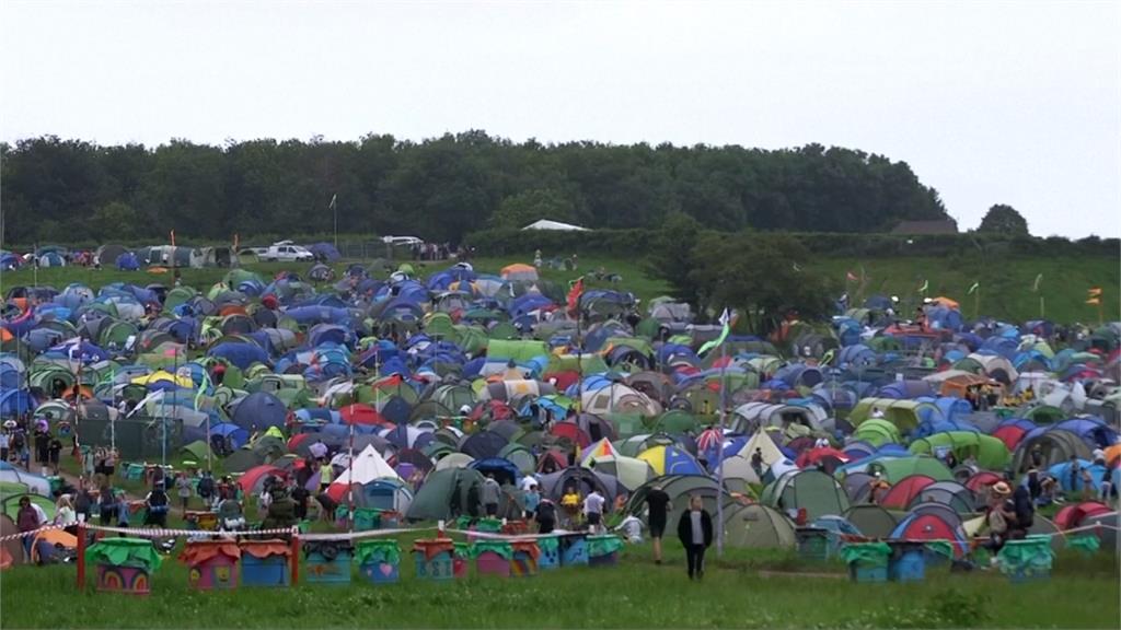 世界最大露天音樂節 13萬人皆須露營