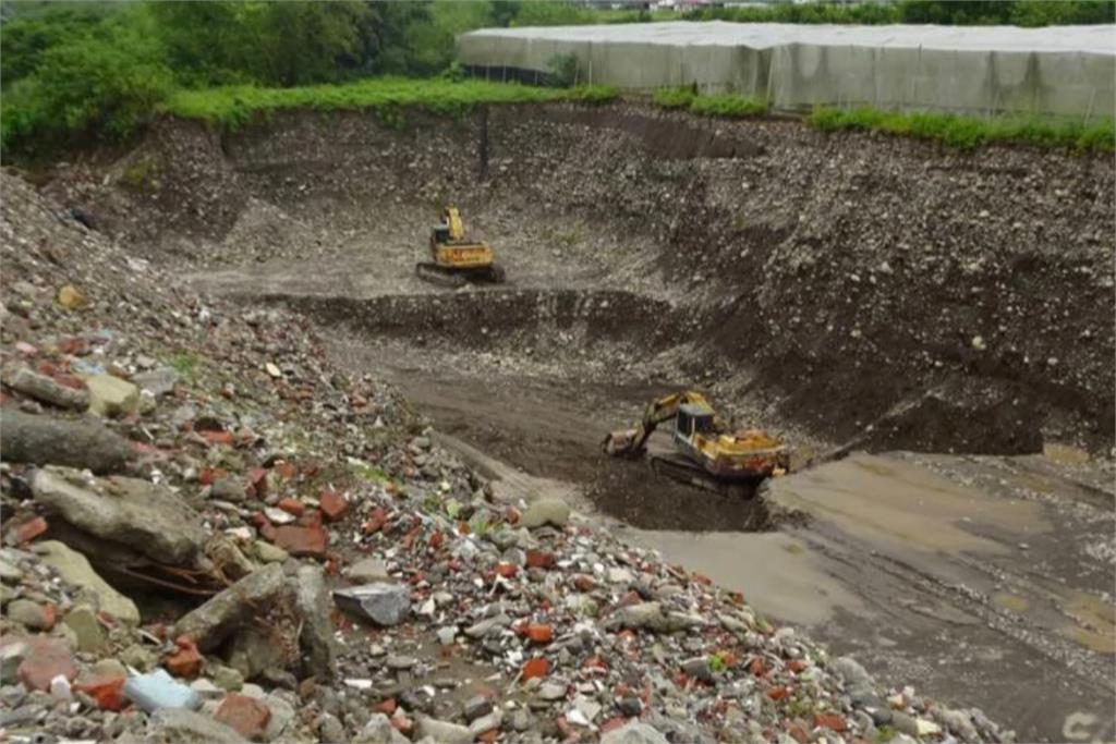 高雄美濃大峽谷盜採案起訴106人　盜挖面積逾2座澄清湖球場海薛3億