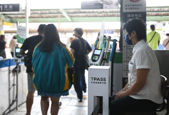 忘記搶高鐵票免驚 台鐵9/3起開賣中秋連假火車票