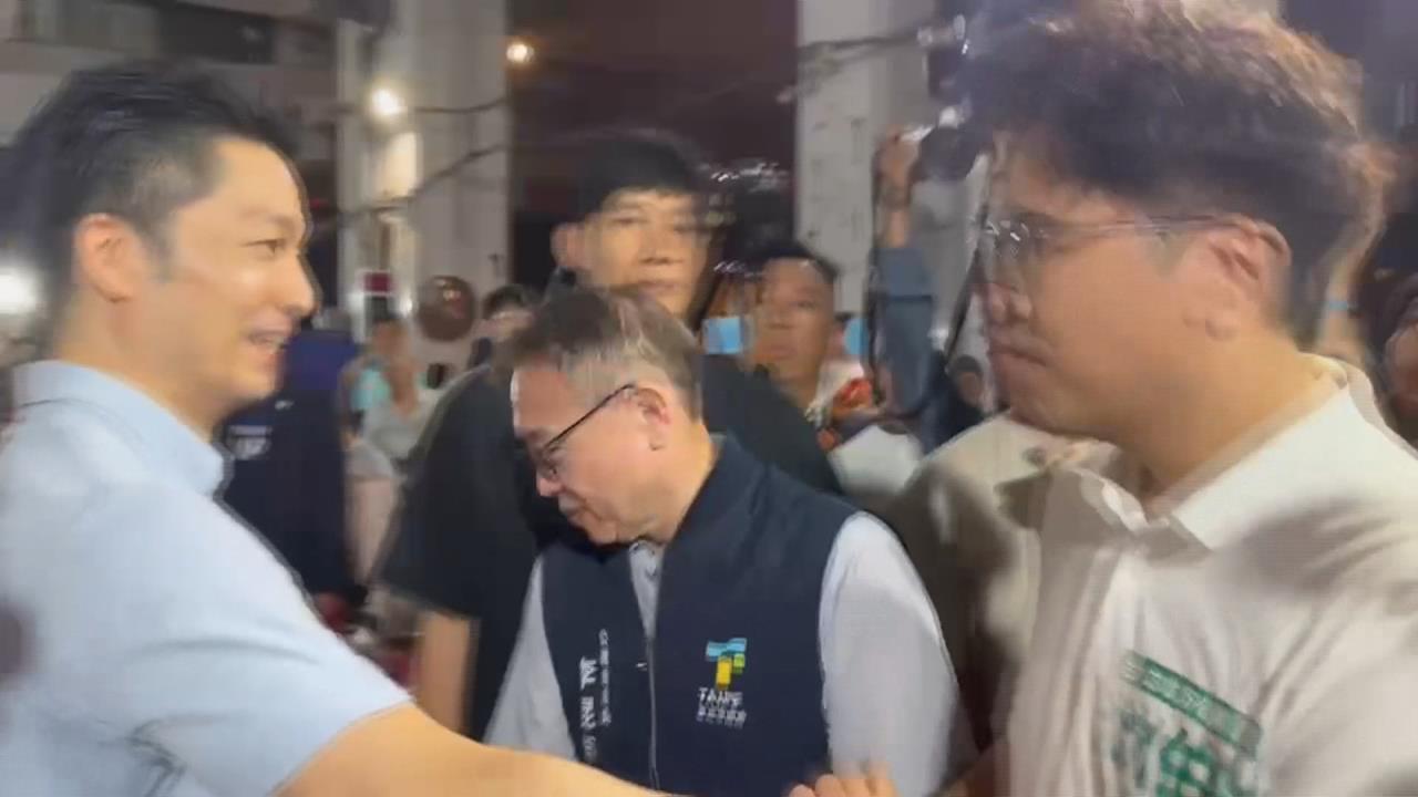 賴總統開金嗓力挺沈伯洋！藍綠主帥「王見王」沈悄悄話蔣臉垮
