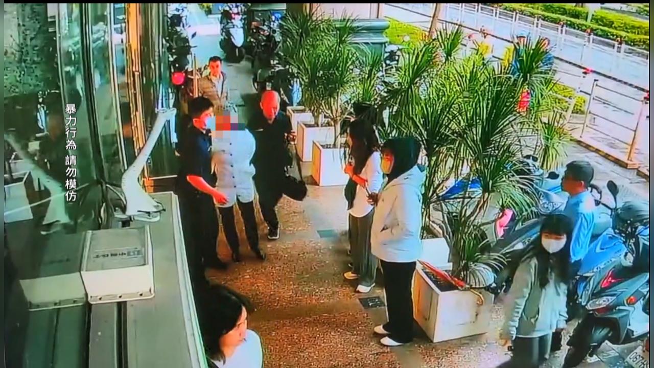 協商理賠遭拒！　婦人激動亮刀保險公司、急報警逮人