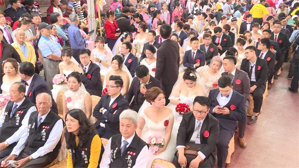 台中樂成宮集團結婚好幸福!82對新人締結連理