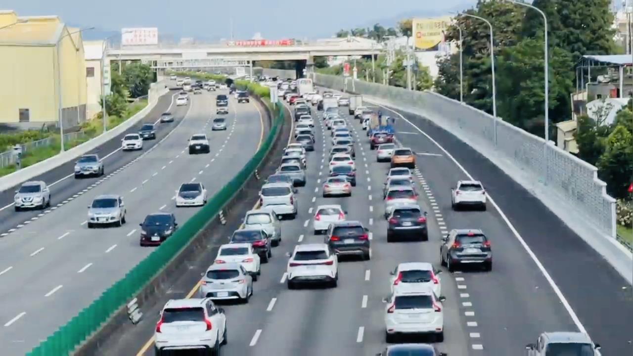 快新聞／初二回娘家車流飆1.4倍　國道18處易塞路段曝光