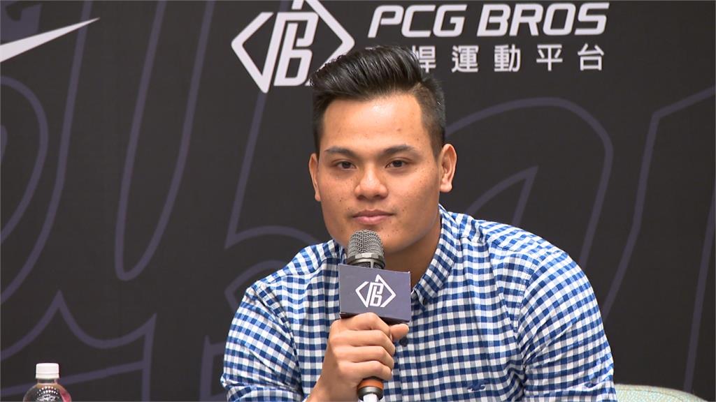 分享首轟心得憶亡父 張育成激動落淚