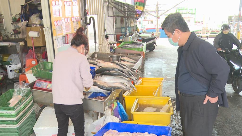 彰化首批「先頭烏」報到　「烏金」入港民眾紛搶