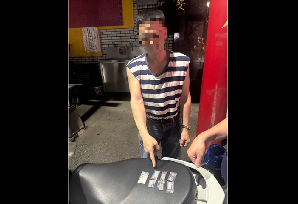 小動作全露餡　涉毒男安全帽未扣海洛因安非他命齊現形