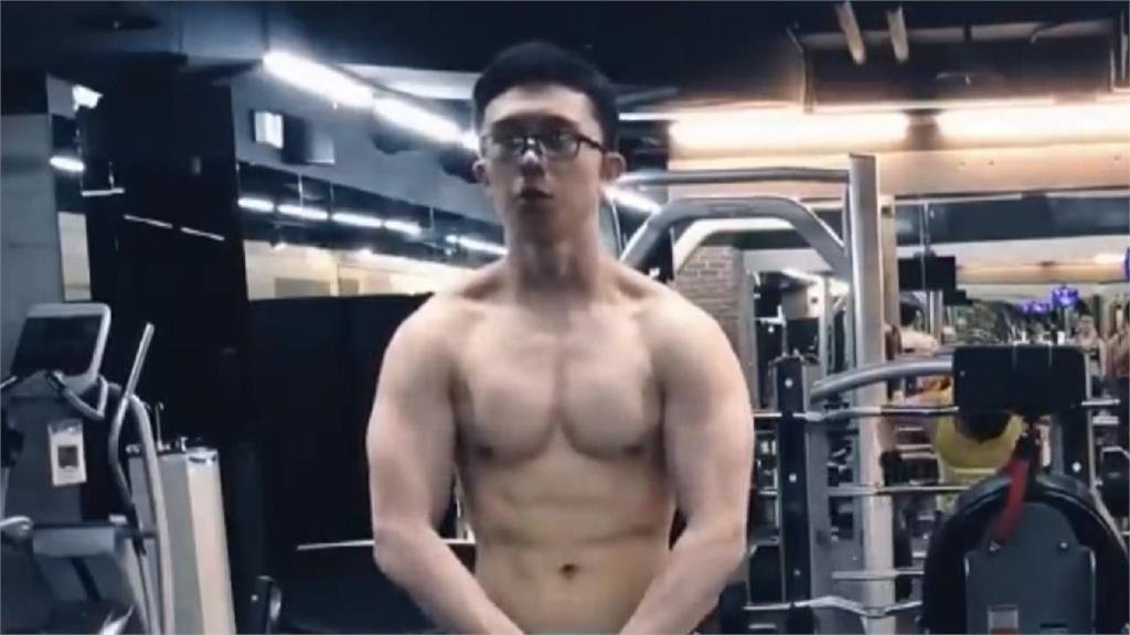 <em>孫安佐</em>YouTube傳影片  大秀重訓模樣與肌肉