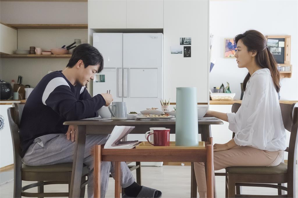 甘宇成、金荷娜詮釋「倦怠期夫妻」引發共鳴 登上韓網熱搜第一