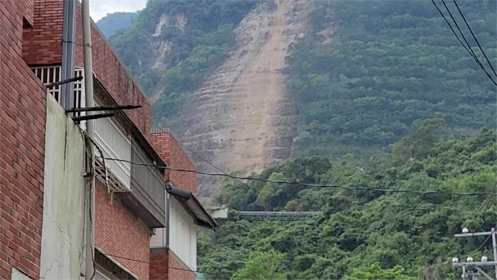 新城山礦場震後落石聲頻傳　富士村民憂心坍塌　撤離村落