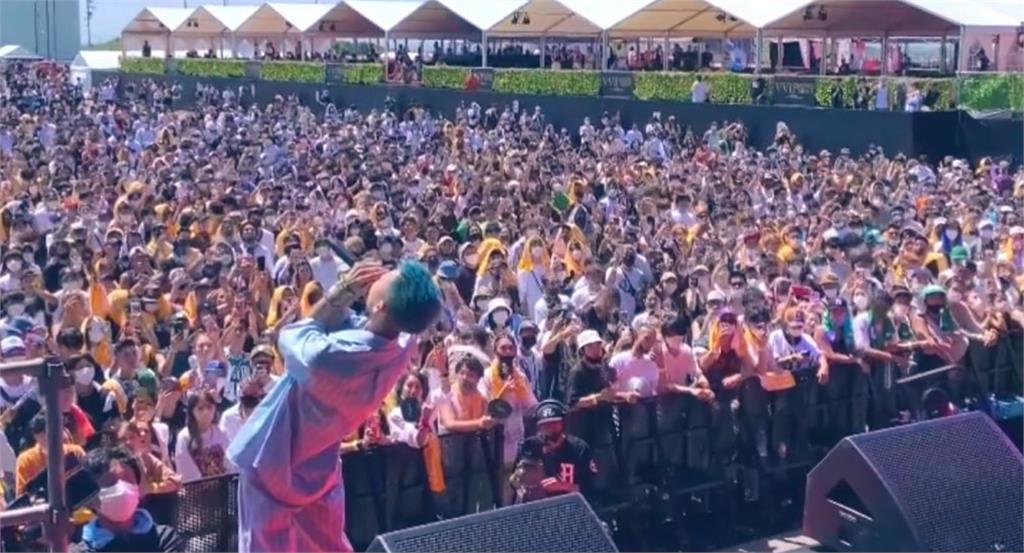 8000人擠會場「零社交距離＋喝酒」惹眾怒！日本音樂祭被罵翻