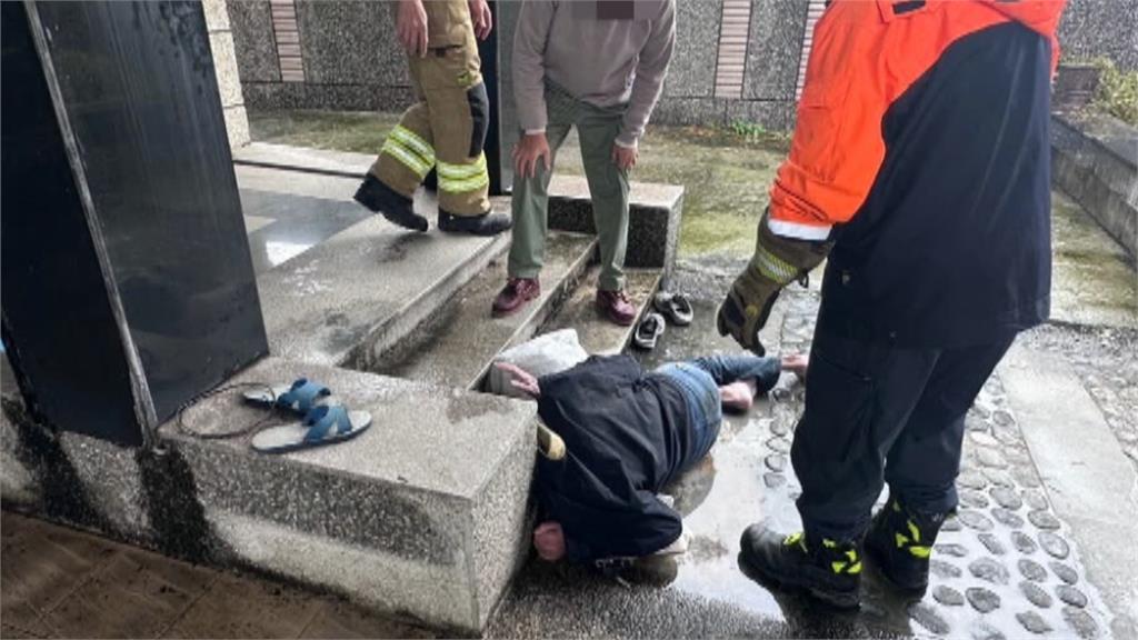 長輩「早安圖」救一命！　沒收到獨居友人傳圖　報警驚見倒門口2天