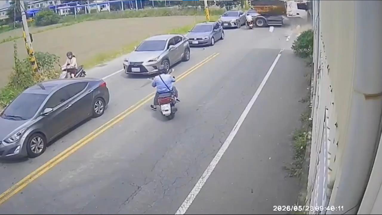 快新聞／彰化砂石車毒駕失控！連撞3車衝破賣場鐵捲門　驚悚畫面曝光