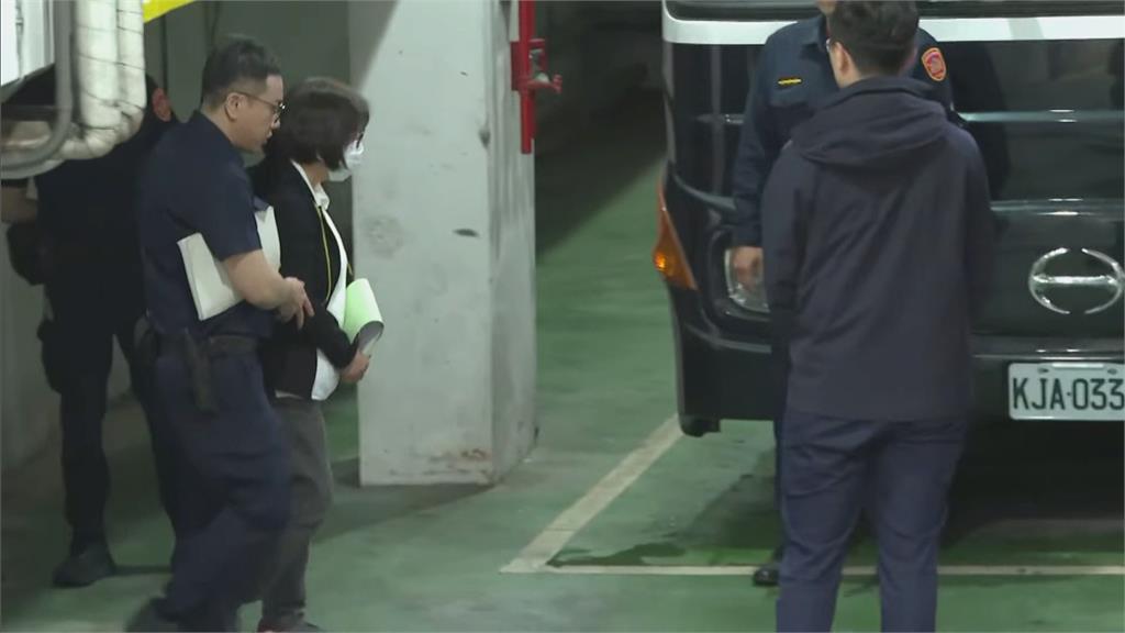 快新聞／藍北市黨部主委黃呂錦茹羈押禁見！　上銬上囚車畫面曝光